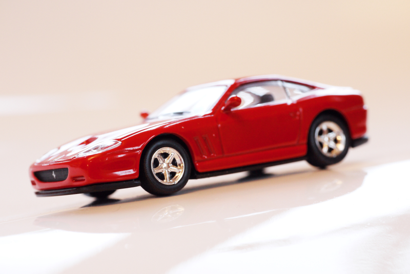 Illustration for article titled Kyosho Ferrari 2 1/64 #48 - Project Prancing Horse #48 - 2002 Ferrari 575 Maranello